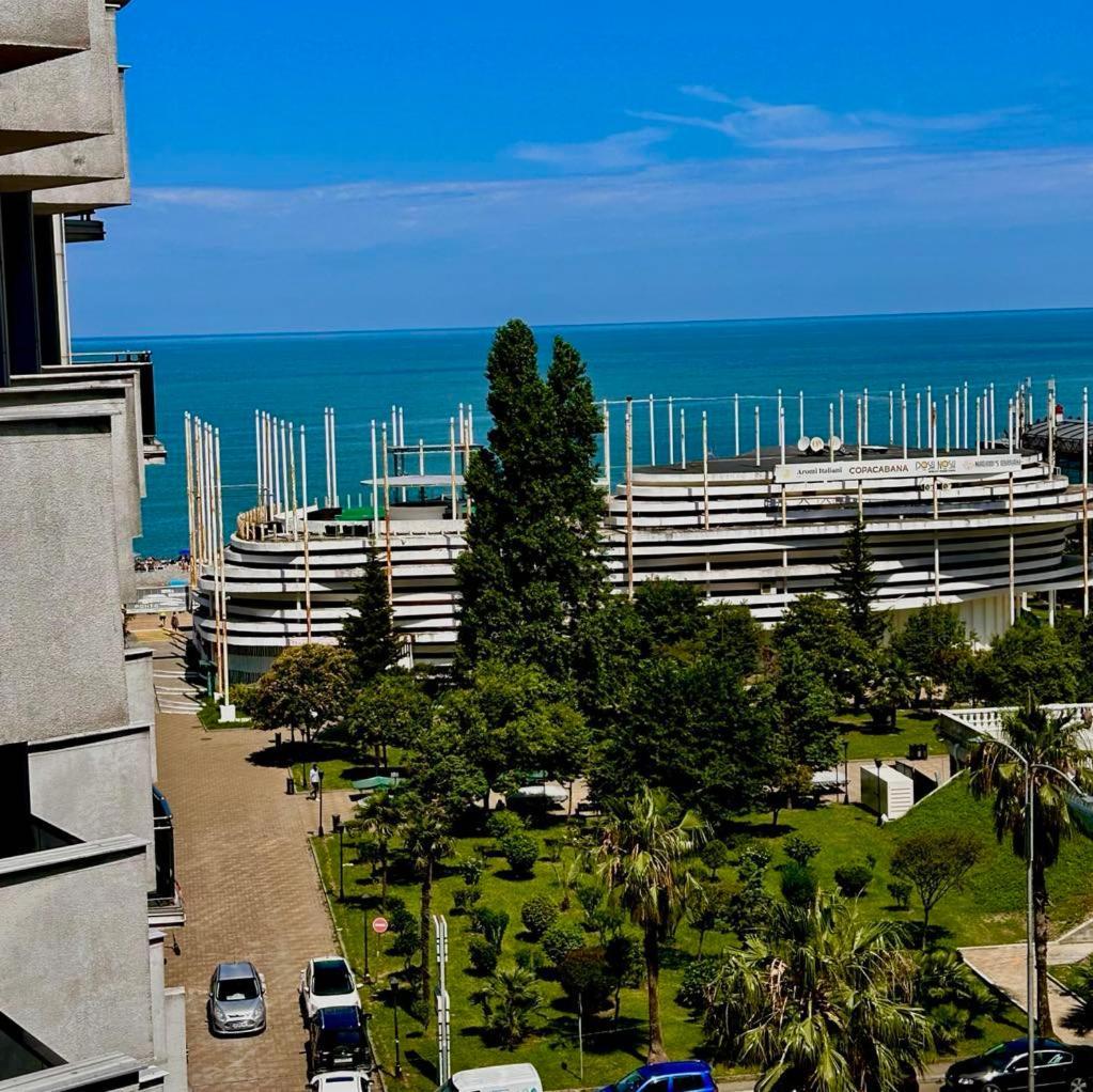 Apartment Orbi Sea Tower David Batumi Esterno foto