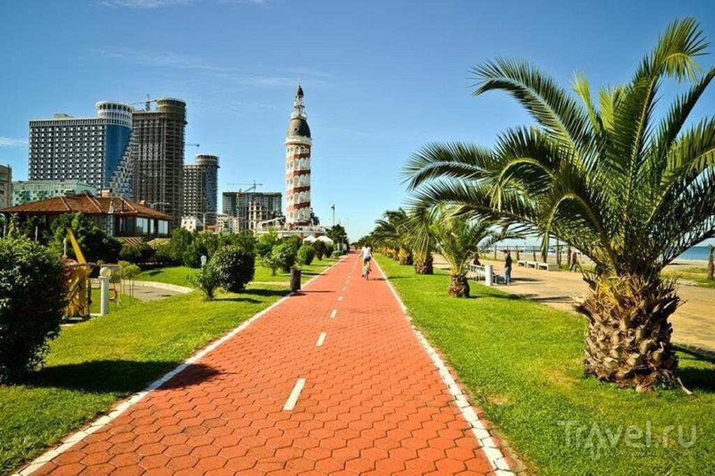 Apartment Orbi Sea Tower David Batumi Esterno foto